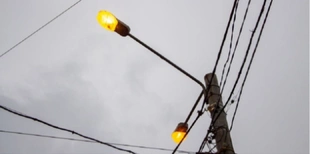 Чому у Луцьку вдень горять вуличні ліхтарі (відео)