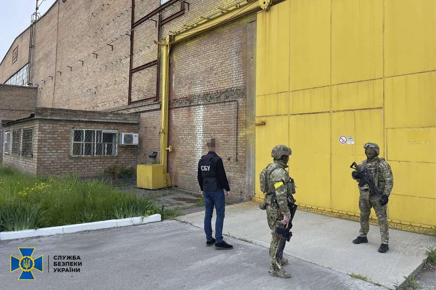 СБУ заблокувала роботу заводу у Дніпрі, який хотів відновити поставки труб у рф (відео)
