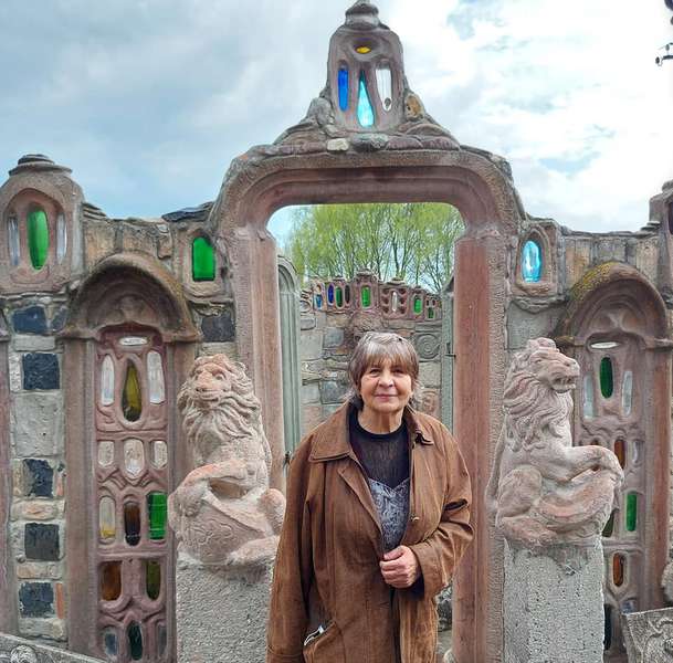 Його опора: у мережі показали фото дружини луцького скульптора Голованя