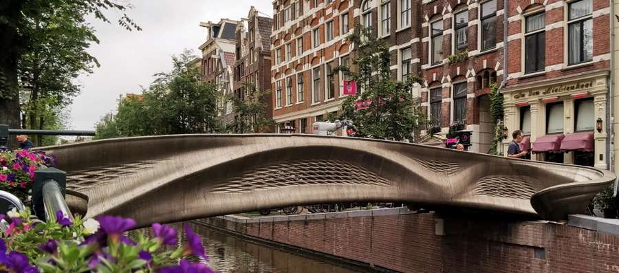 У Амстердамі відкрили перший «друкований» міст (фото)
