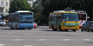 У Луцьку – скандал через водія автобуса, який «виставив» дітей загиблого героя (відео)