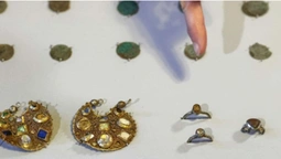 У Німеччині археолог-початківець знайшов скарби XIII століття (фото)