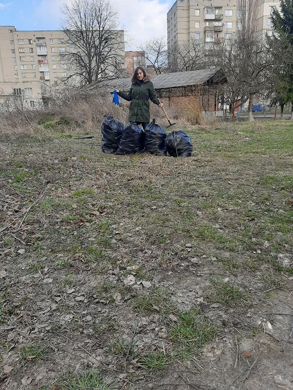 Не моє сміття, але моя планета: луцька школярка започаткувала корисний челендж (фото)