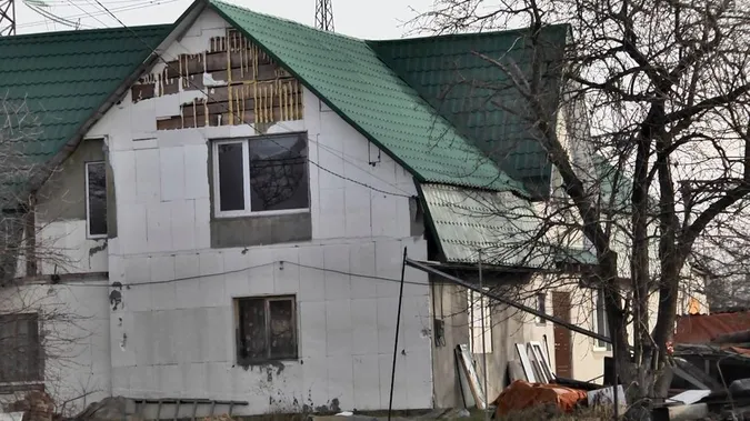 Як у Луцьку відновлюють будівлі після ракетних обстрілів (відео)