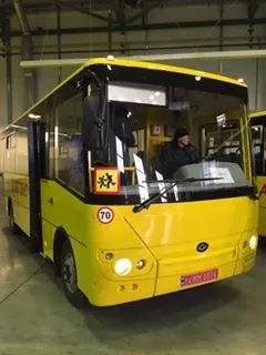 Райони Волині отримали 5 шкільних автобусів (фото) 