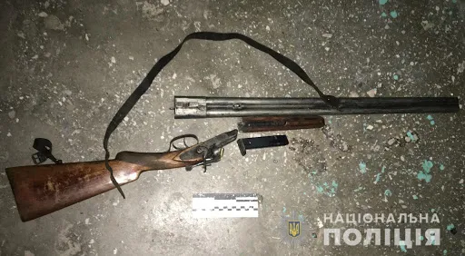 У Луцьку на ринку чоловік вистрелив у себе із рушниці