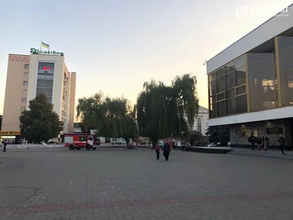 Біля Палацу культури Луцька – пожежники: відомо, що сталося (фото)
