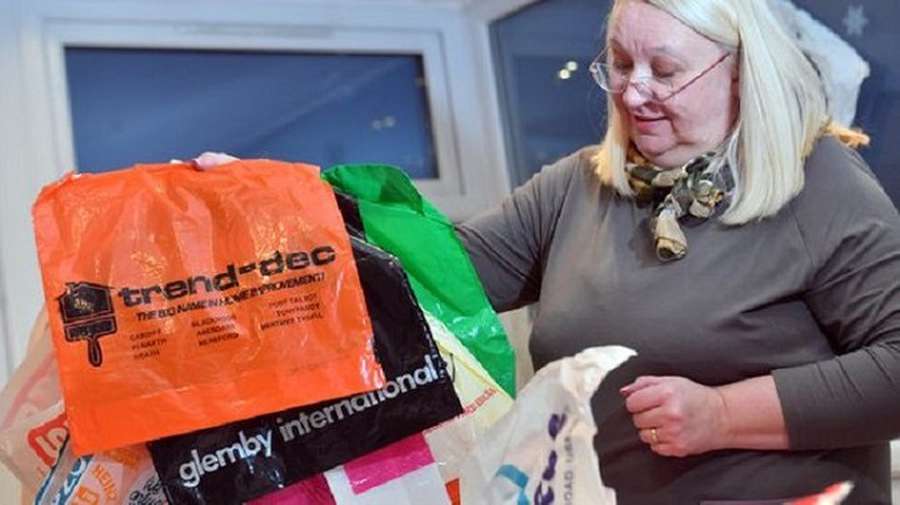 В Британії жінка за 40 років зібрала колекцію з 10 тисяч пластикових пакетів (фото)
