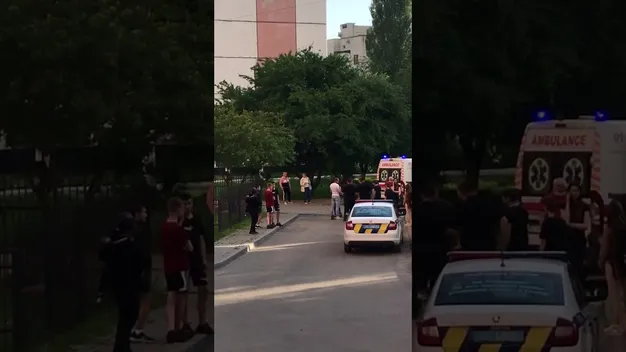 Під час масової бійки в Луцьку підліткові встромили в спину ніж (відео)
