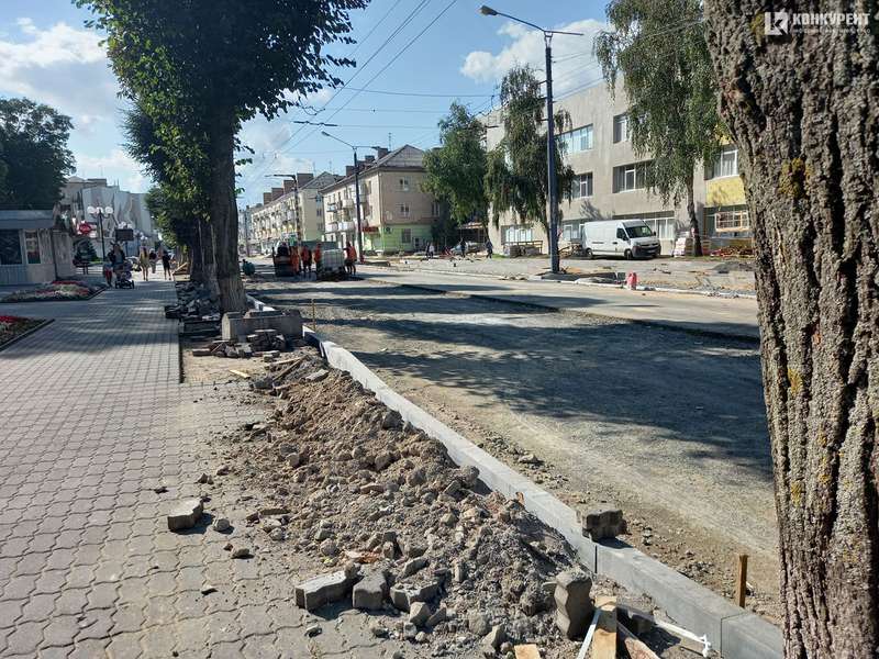 Реконструкція триває: що коїться на проспекті Волі у Луцьку (фото)