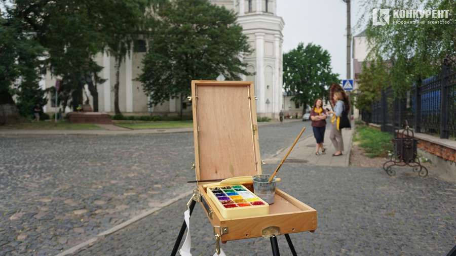 Художники з усієї України малюють Луцьк: що у них виходить (фото)