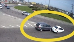 Аварія у Луцьку: «рено» врізалося у «пежо» (відео)