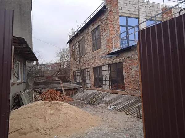 Реконструкція «Берізки» в центрі Луцька: у міськраді з'ясовують, чи законно (фото)