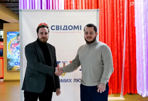 У Луцьку пенсіонери безкоштовно переглянули сімейний фільм за романом Джека Лондона (фото)