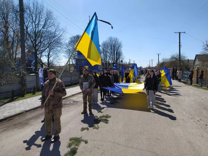 На Волині попрощалися із воїном Віктором Демчуком (фото)