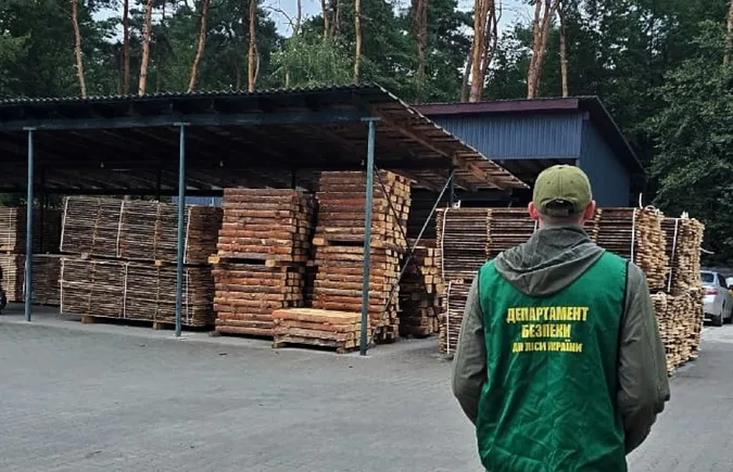 На Волині викрили базу «чорних» лісорубів (фото)