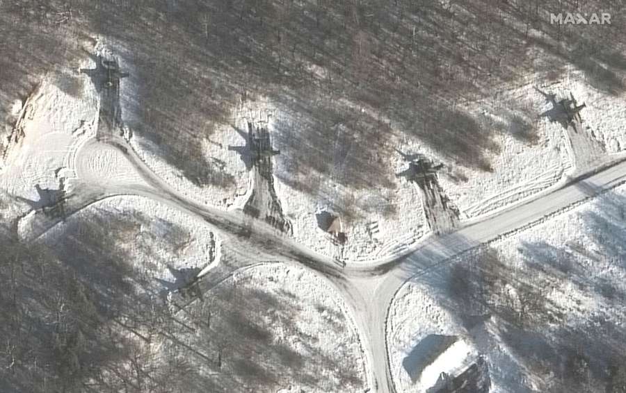 Оприлюднили нові супутникові знімки російських військ біля українсько-білоруського кордону (фото)