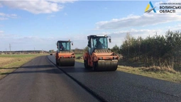 Рух транспорту обмежений: в Іваничівському районі ремонтують дорогу (фото)