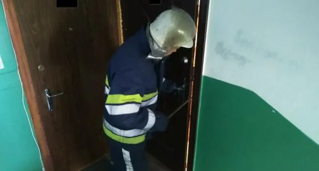 На Волині однорічна дитина зачинилася у квартирі