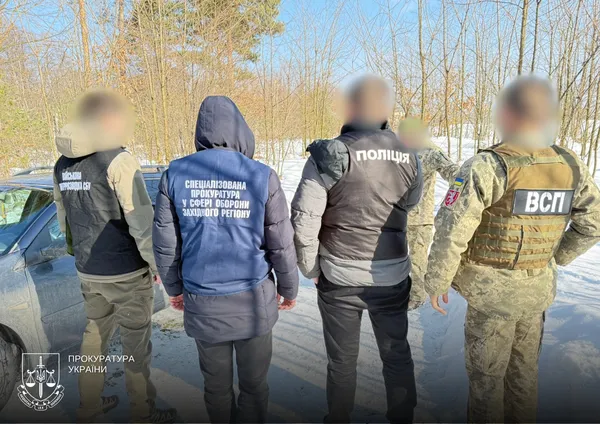 Хабарі за «тилову» службу: на Волині затримали військових за продаж посад у тилу (фото)