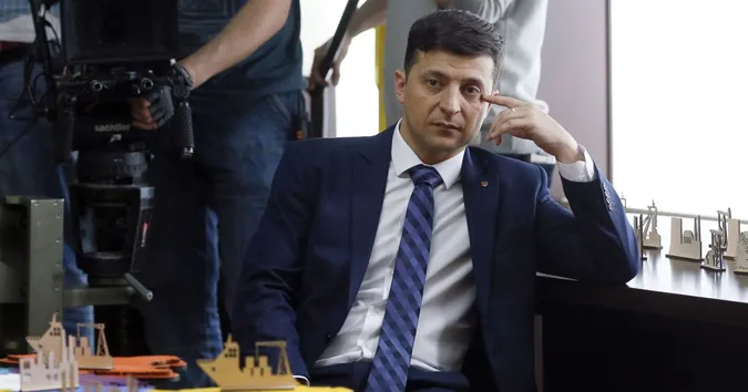 «Я ж не лох», – скандальна розмова Зеленського і бійця про протести (відео)