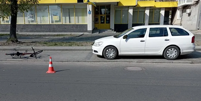 Велосипедист був п'яний: деталі ДТП у центрі Луцька (фото, відео)