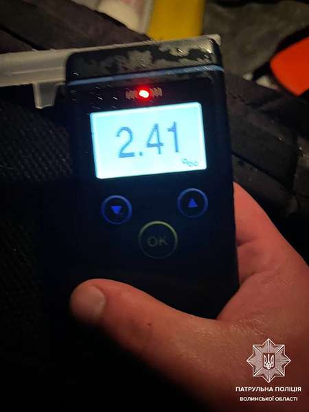 Драгер показав 2,41 проміле: у Ковелі через п'яну водійку сталась аварія (фото)