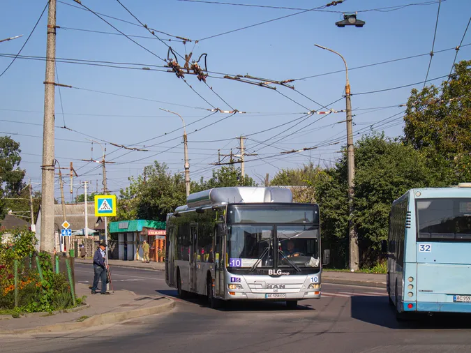 Чому з луцьких маршрутів зникли великі «МАНи» (фото)