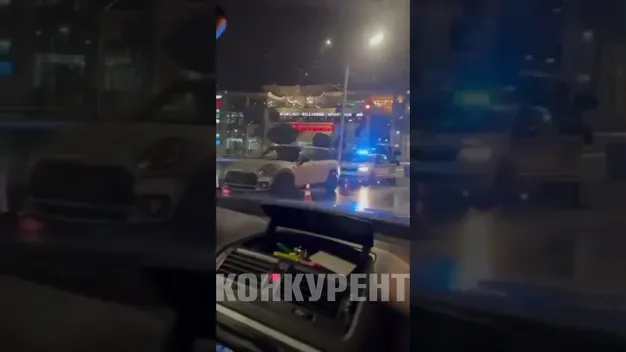 У Луцьку біля «Променя» - ДТП: постраждалого забрали у лікарню (відео)