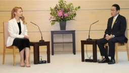 Тіна Кароль відвідала Хіросіму та зустрілася з прем'єр-міністром Японії (фото)