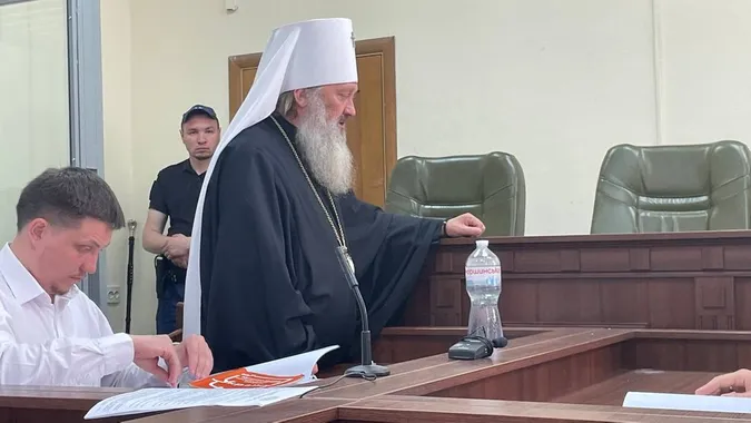 Суд продовжив митрополиту «Паші Мерседесу» домашній арешт