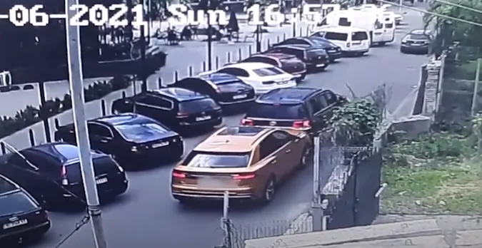 У Луцьку «тойота» заднім ходом врізалася в «ауді» (відео)