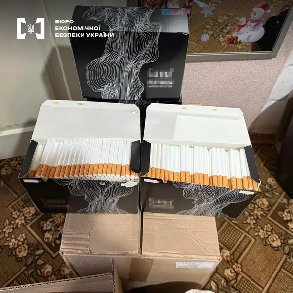 На Волині викрили підпільне виробництво сигарет: вилучили 700 кг тютюну та 9 станків (фото)