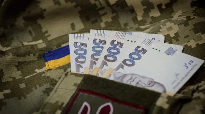 Бойові та за знищену техніку: військовослужбовцям оновили виплати