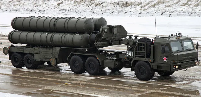 Російські ракети типу С-300 та С-400 треба знищувати на місцях пусків, – Ігнат