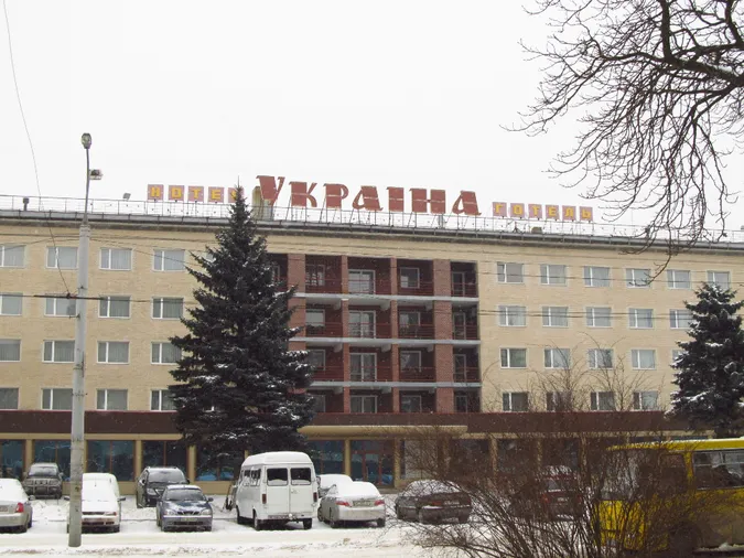 Луцький готель «Україна» зобов'яжуть викупити частку міської ради