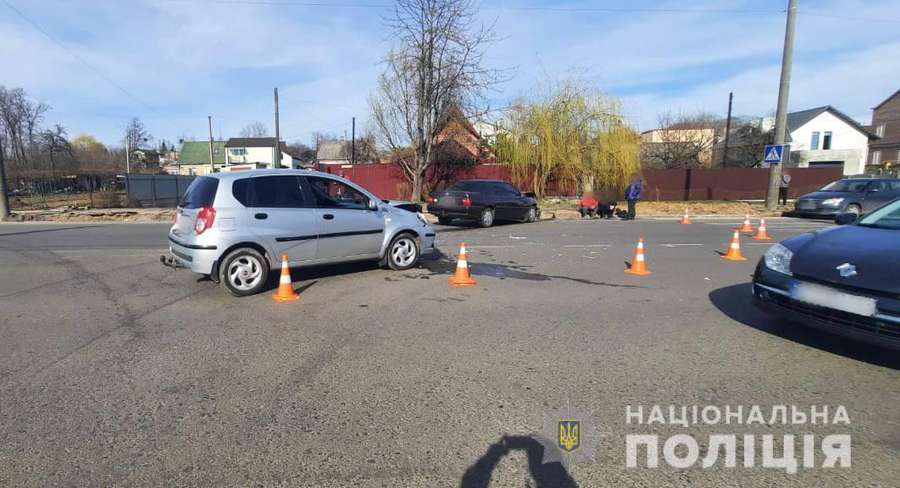 Постраждала пасажирка: у Луцьку зіткнулися Opel і Chevrolet (фото, відео)