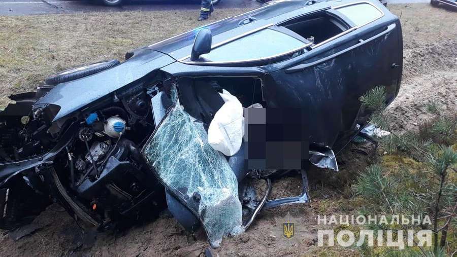 На дорозі розкидані уламки автівки: в Оконську – смертельна аварія (фото)