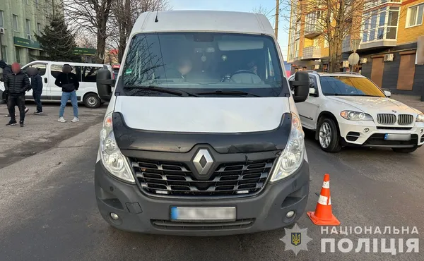 У Луцьку бус збив 14-річну дівчину (фото)