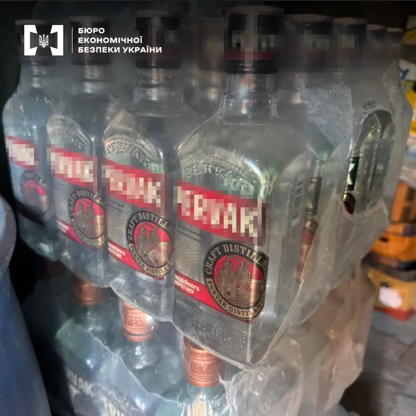 Фейковий алкоголь з логотипами брендів виробляли на Волині: триває розслідування (фото)