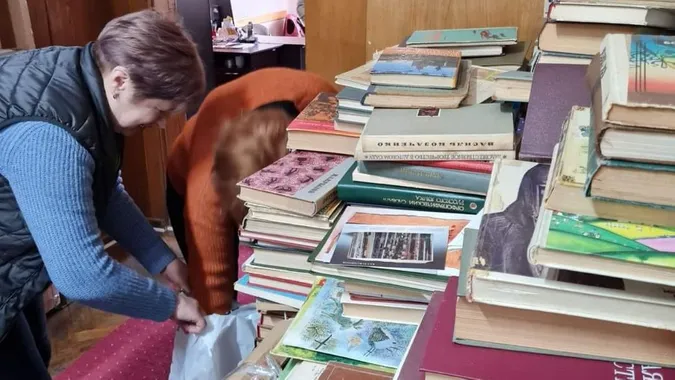 З початку року лучани здали на макулатуру 378 кілограмів російськомовних книг