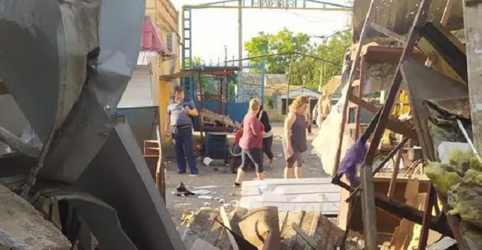 Ворог вдарив по Очакову: є загиблі й поранені, серед них – діти (фото)