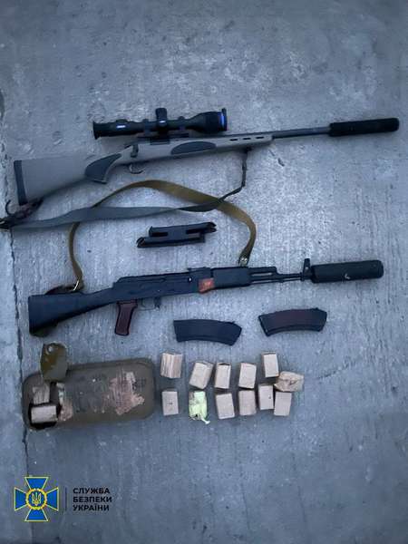 40 тисяч за АК: на Миколаївщині нейтралізували торговців зброєю (фото)