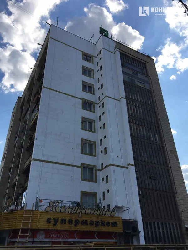 У центрі Луцька реконструюють будинок (фото)