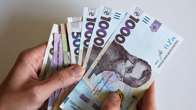 Кому на Волині платили найбільші зарплати у червні
