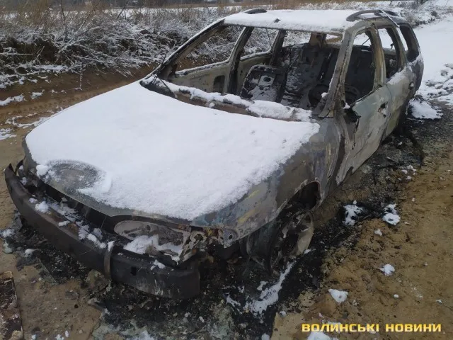 Під Луцьком загорівся і вибухнув легковик (фото)