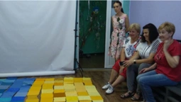 У Луцьку майстрині зв’язали «теплий» прапор України (фото, відео)