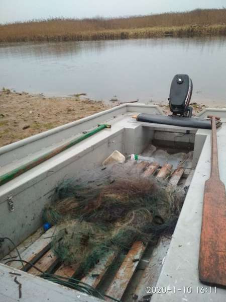 Сітки, підсаки, продаж риби: на Волині ловили рибалок-порушників (фото)