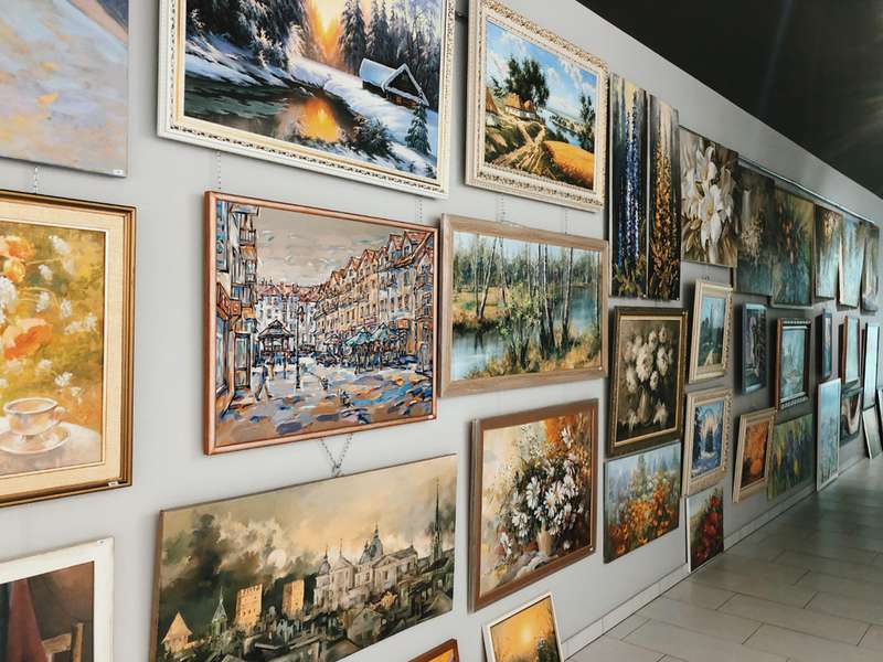 У «Промені» – виставка більше десяти художників Волині (фото)