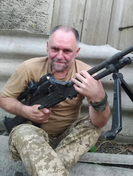 Сирський нагородив «Золотим хрестом» солдата з Волині (фото)